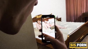 俄國女孩*不介意與她的繼兄弟快速來一發