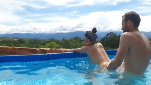 浪漫戀人*戶外游泳池 ,在水中情人性愛！